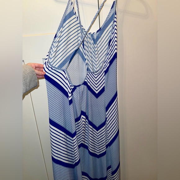NWOT Blue and White Chevron Maxi Dress - Picture 4 of 6